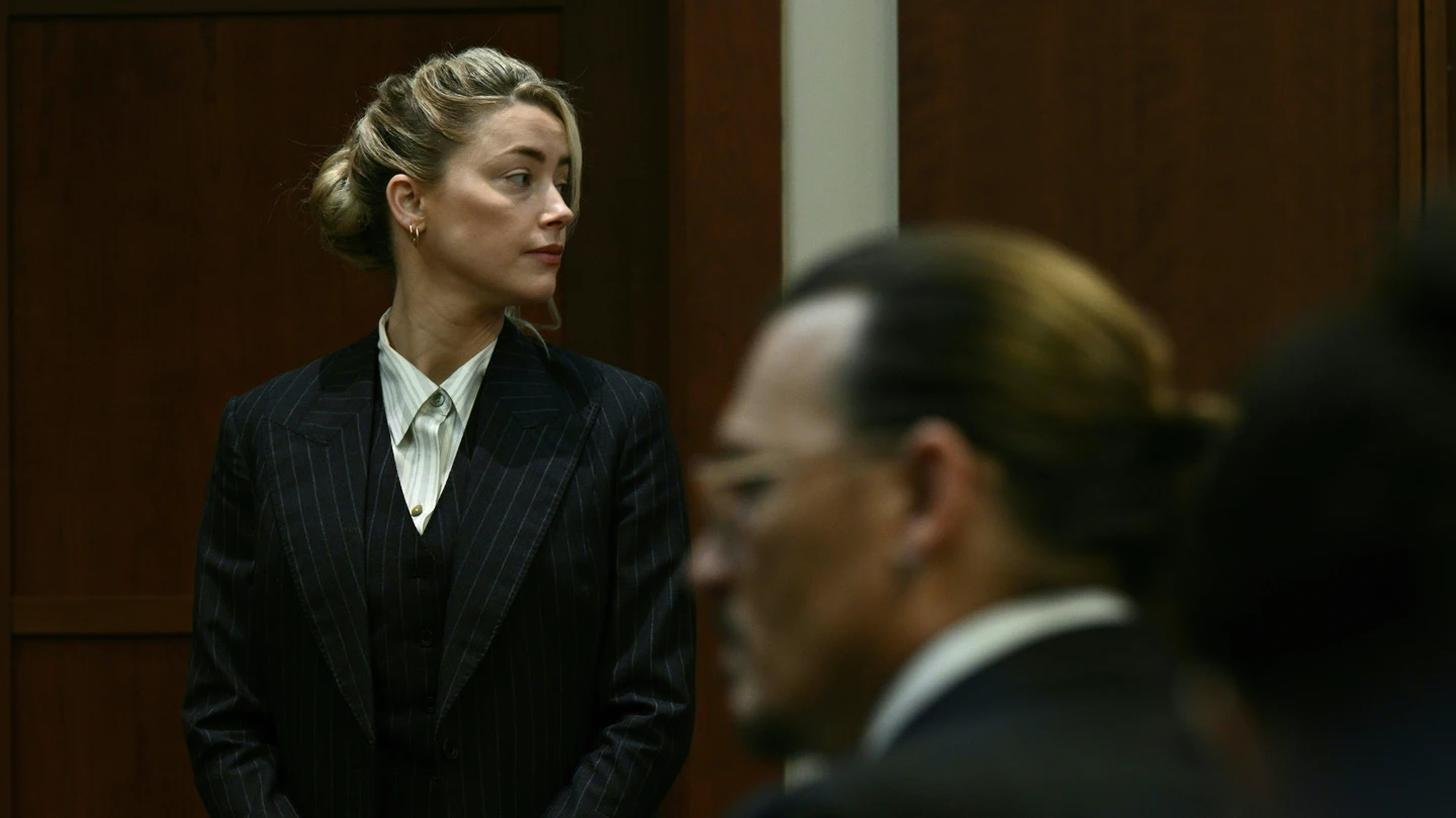 Amber Heard y Johnny Depp durante su juicio Amber Heard y Johnny Depp durante su juicio