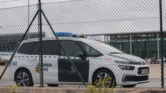 Un coche de la Guardia Civil Esta es la explicación del vídeo viral del coche de cartón de la Guardia Civil | Foto: EFE