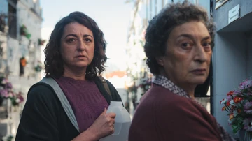 Lucía Veiga (izquierda) y Berta Ojea forman parte del elenco de 'Rapa'.