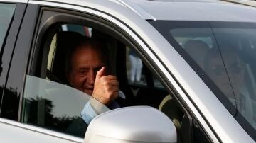El rey Juan Carlos llega a la residencia de Pedro Campos