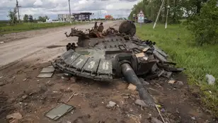 Imagen de archivo de un tanque derruido en Ucrania.