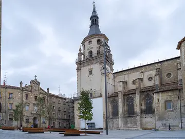 Catedral de Santa María de Vitoria-Gasteiz: historia y datos curiosos que te sorprenderán Catedral de Santa María de Vitoria-Gasteiz: historia y datos curiosos que te sorprenderán