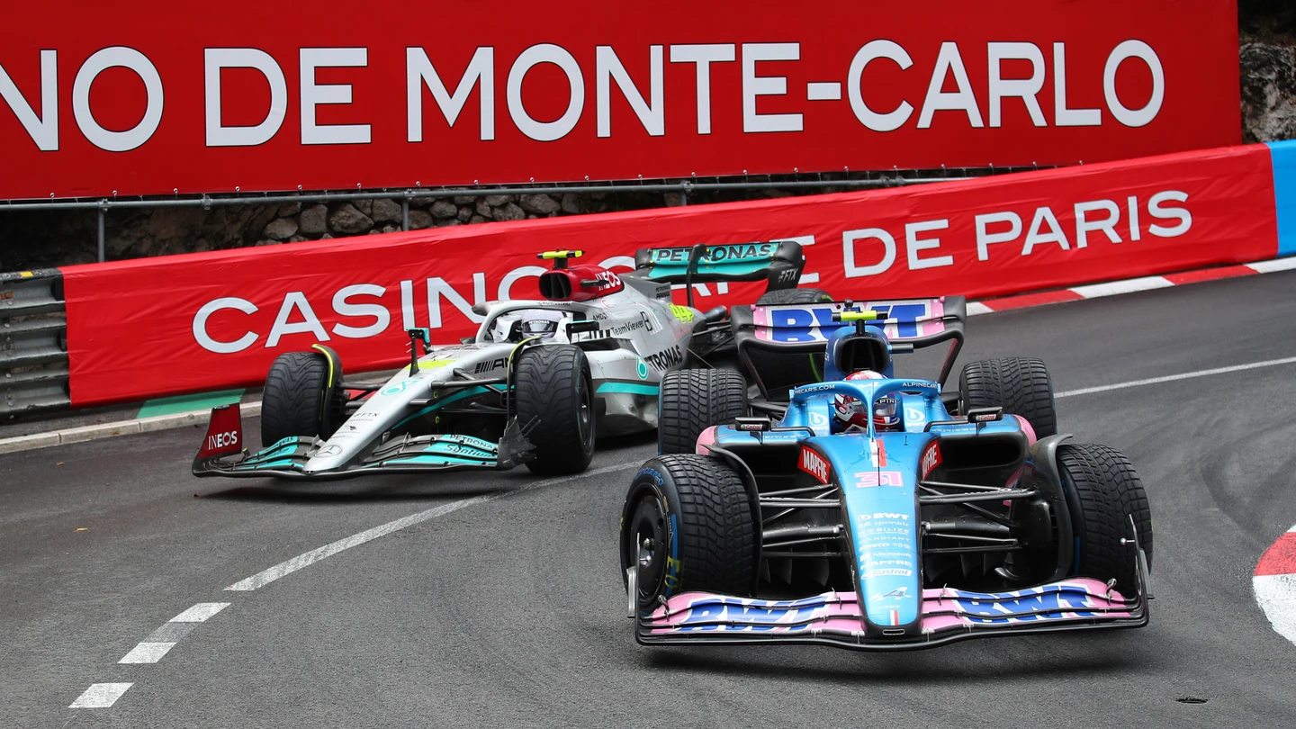 Lewis Hamilton y Esteban Ocon Lewis Hamilton y Esteban Ocon