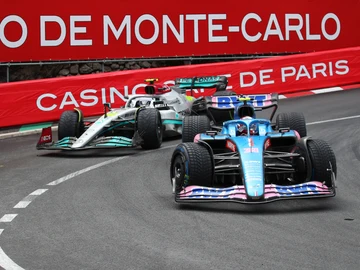 Lewis Hamilton y Esteban Ocon Lewis Hamilton y Esteban Ocon