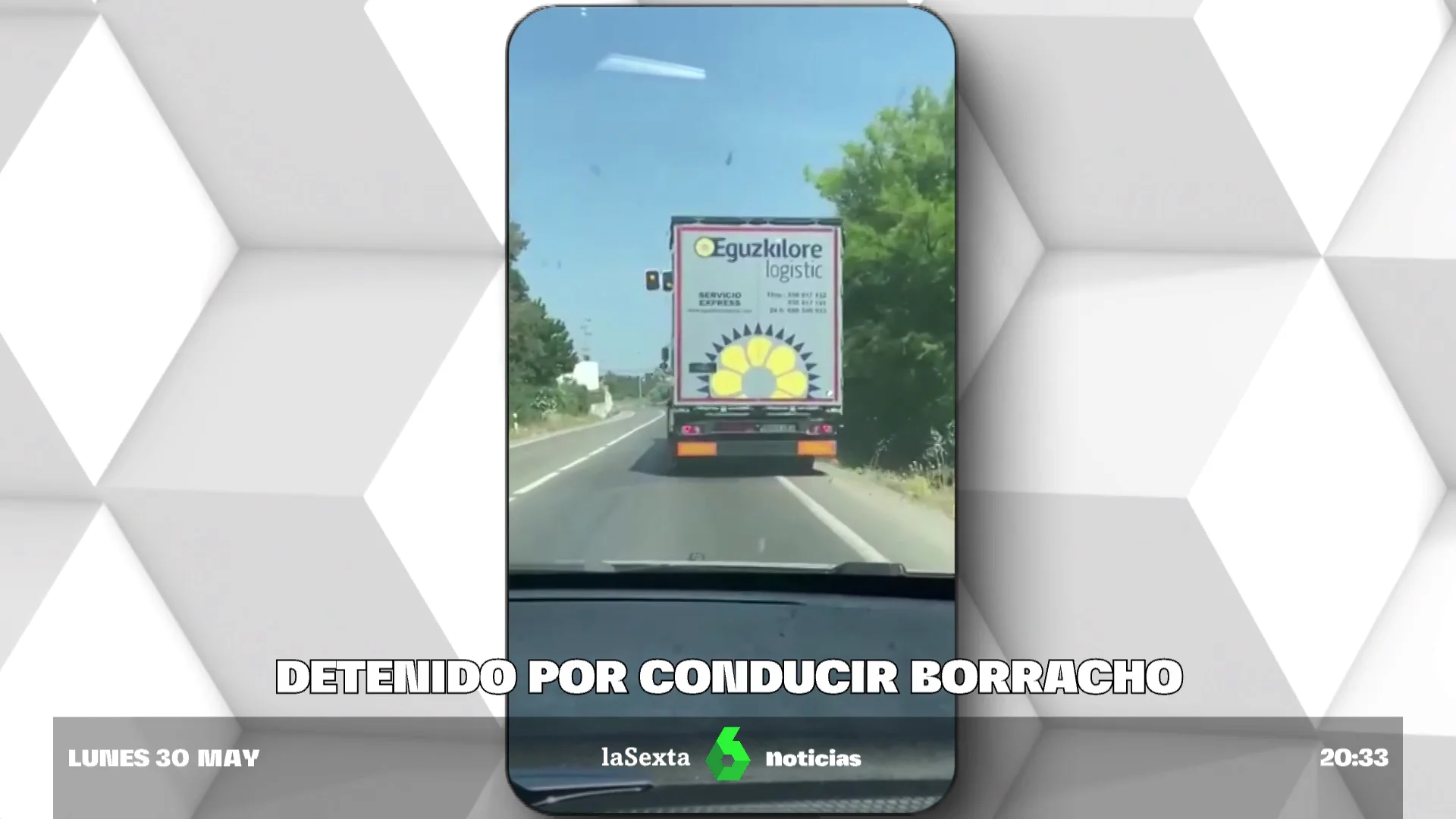 El impactante vídeo de un camión haciendo zigzag e invadiendo el carril contrario: el conductor multiplicaba por siete la tasa de alcohol permitida