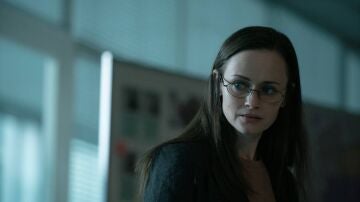 Alexis Bledel como Emily en la cuarta temporada de 'El cuento de la criada' tras escapar de Gilead