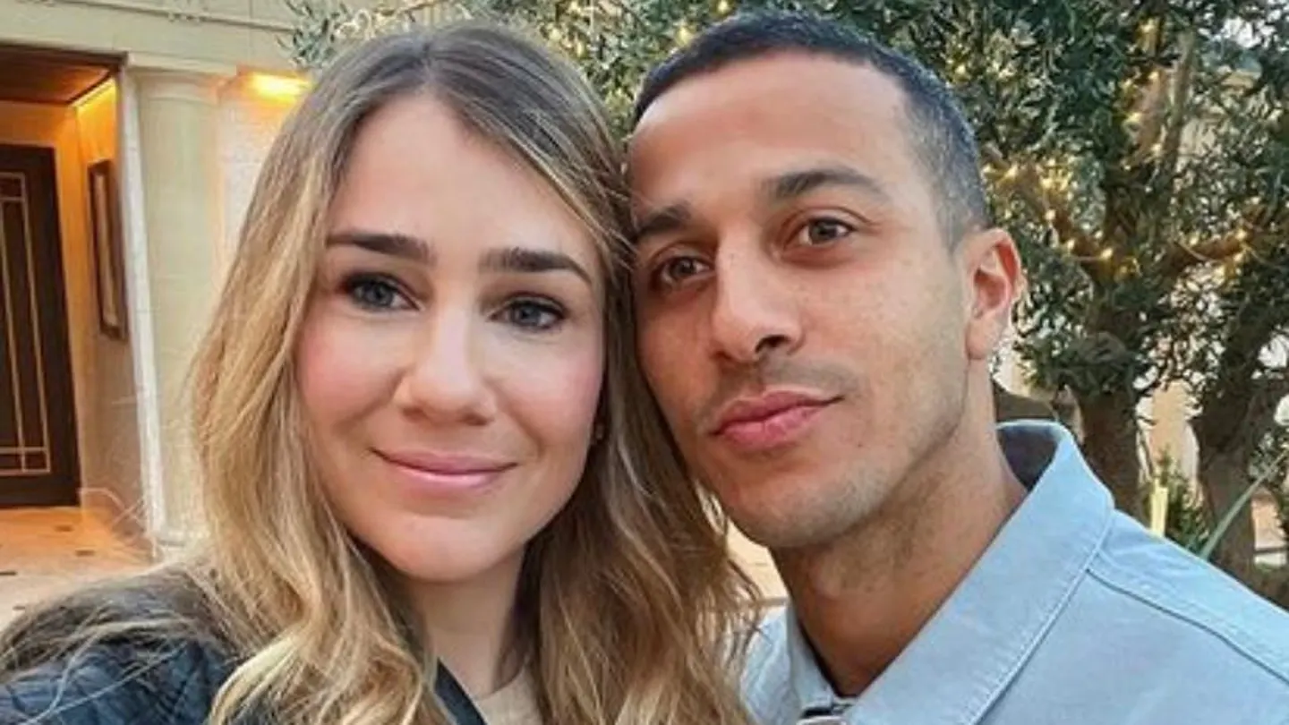 Julia Viga y Thiago Alcántara Julia Viga y Thiago Alcántara