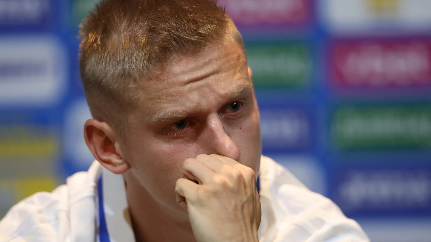 El jugador ucraniano Oleksandr Zinchenko, emocionado al hablar de la invasión de Rusia El jugador ucraniano Oleksandr Zinchenko, emocionado al hablar de la invasión de Rusia