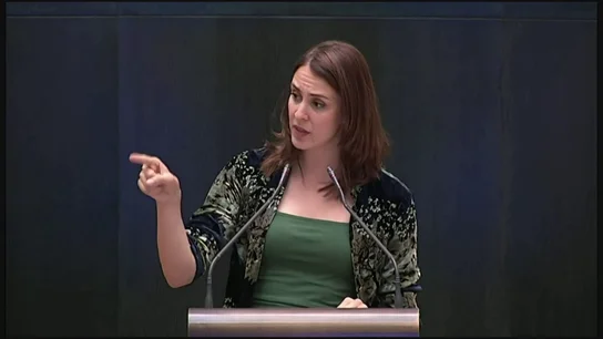 La compartida respuesta de Rita Maestre a Almeida: "Roja, puta, guarra... eso dicen sus seguidores cuando los lanza contra mí" La compartida respuesta de Rita Maestre a Almeida: "Roja, puta, guarra... eso dicen sus seguidores cuando los lanza contra mí"