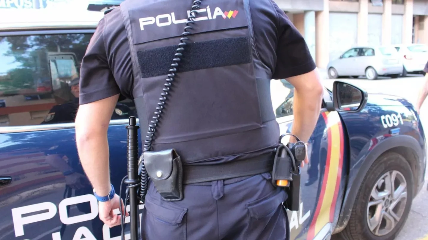 Agente de la Policía Nacional Agente de la Policía Nacional