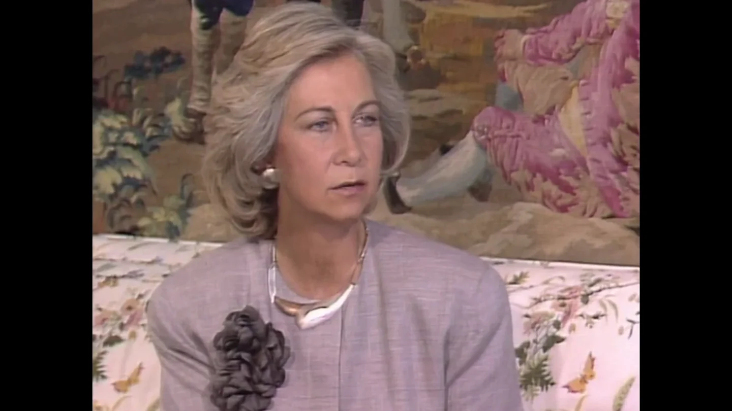 La "dura" vida de la reina Sofía en el internado: "Teníamos que levantarnos a las 6 de la mañana" La "dura" vida de la reina Sofía en el internado: "Teníamos que levantarnos a las 6 de la mañana"