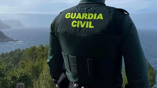 Investigan a una mujer que dejó sola a una bebé en un coche a 30 grados mientras hacía la compra Investigan a una mujer que dejó sola a una bebé en un coche a 30 grados mientras hacía la compra