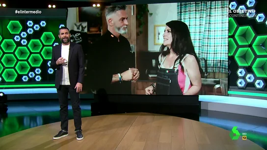El cómico análisis de Dani Mateo sobre Macarena Olona: "Es como el flamenquín, va de enrollada pero puede resultar indigesta" El cómico análisis de Dani Mateo sobre Macarena Olona: "Es como el flamenquín, va de enrollada pero puede resultar indigesta"