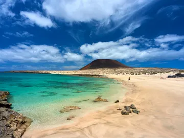 La Graciosa, una playa sin asfalto. La Graciosa, una playa sin asfalto.
