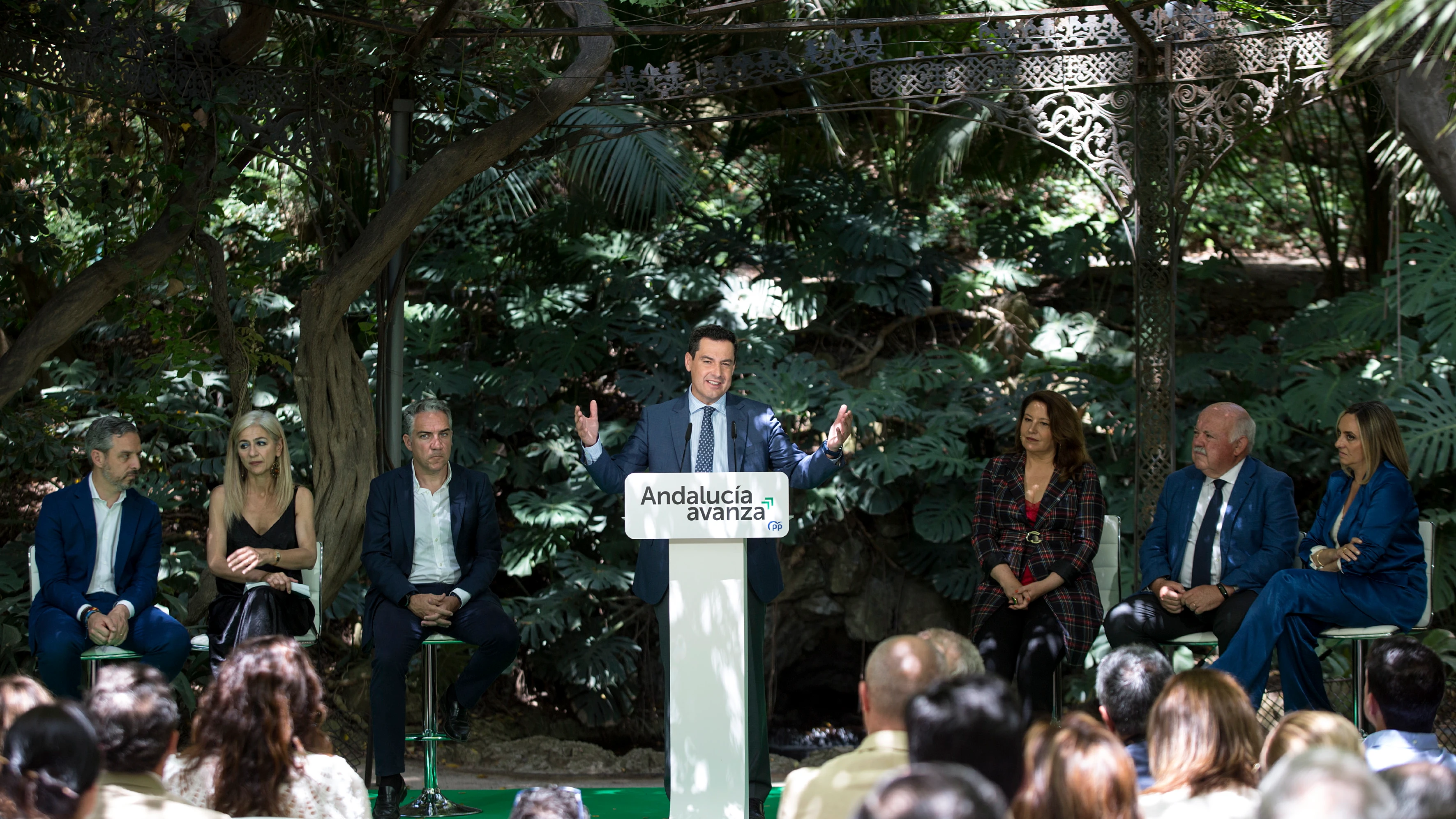 El presidente del PP-A y presidente de la Junta, Juanma Moreno, en el Jardín Botánico de Málaga.