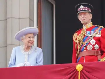 Isabel II y su primo, el duque de Kent, durante las celebraciones por el Jubileo de Platino de la reina