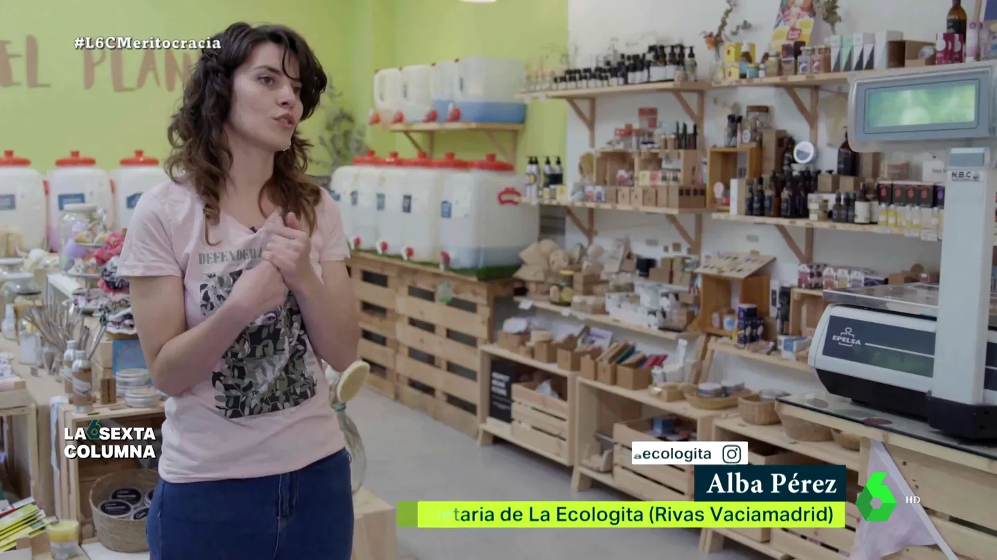 "La idea de ser tu propio jefe la vivo como una mentira": el testimonio de una autónoma que no llega a 1.000 euros al mes "La idea de ser tu propio jefe la vivo como una mentira": el testimonio de una autónoma que no llega a 1.000 euros al mes