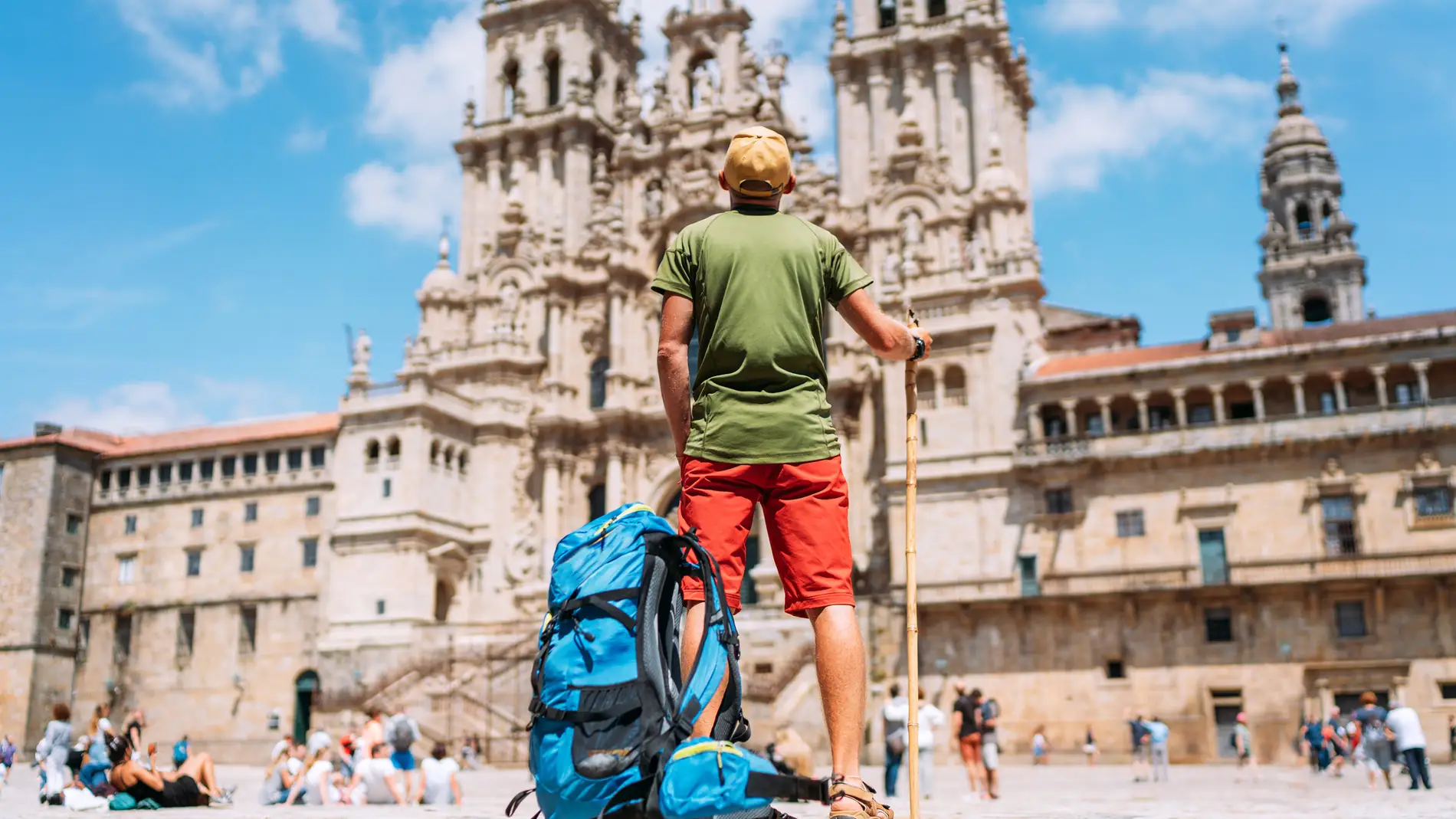 chico haciendo el Camino de Santiago