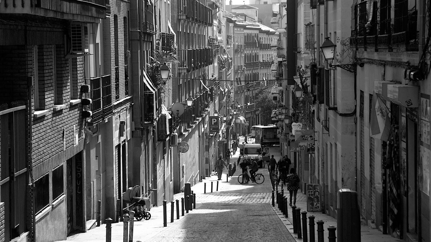 Una calle del barrio madrile&ntilde;o de Lavapi&eacute;s