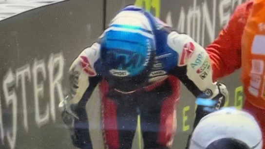 Álex Márquez, tras su dura caída Álex Márquez, tras su dura caída