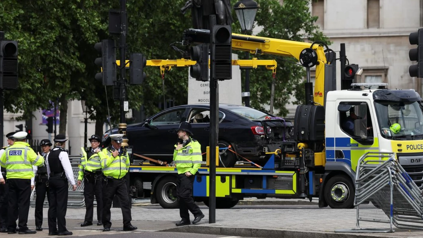 La policía británica evacúa Trafalgar Square por la presencia de un coche sospechoso