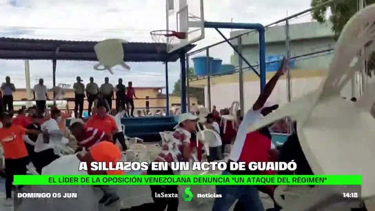 Guaidó califica como "ataque del régimen de Maduro" un acto que acabó a sillazos en Venezuela Guaidó califica como "ataque del régimen de Maduro" un acto que acabó a sillazos en Venezuela