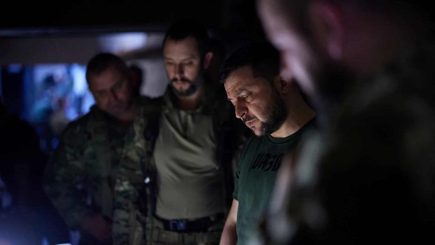 El presidente de Ucrania, Volodimir Zelenski, con la resistencia frente a la invasión rusa El presidente de Ucrania, Volodimir Zelenski, con la resistencia frente a la invasión rusa