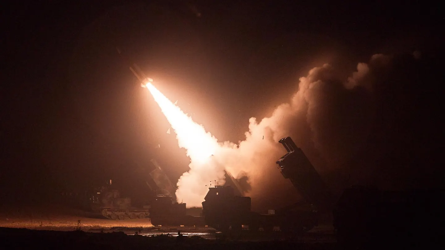 Corea del Sur y EEUU realizando simulacros conjuntos de lanzamiento de misiles Corea del Sur y EEUU realizando simulacros conjuntos de lanzamiento de misiles