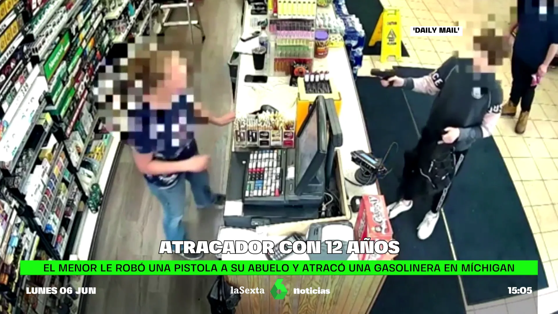 Le robó el arma a su abuelo