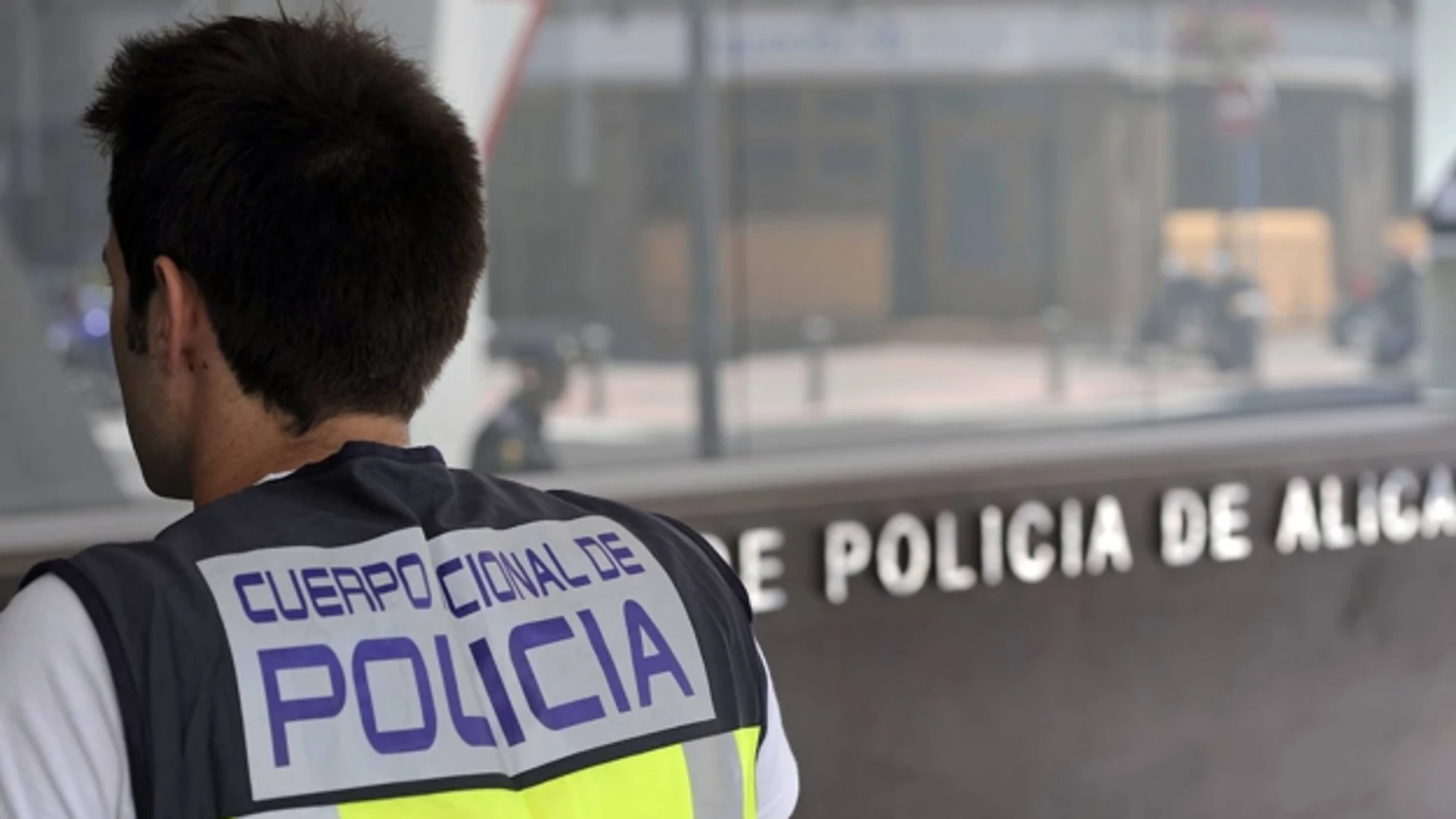 La Policía Nacional investiga el crimen de un hombre de 50 años atacado en su propio domicilio en Orihuela
