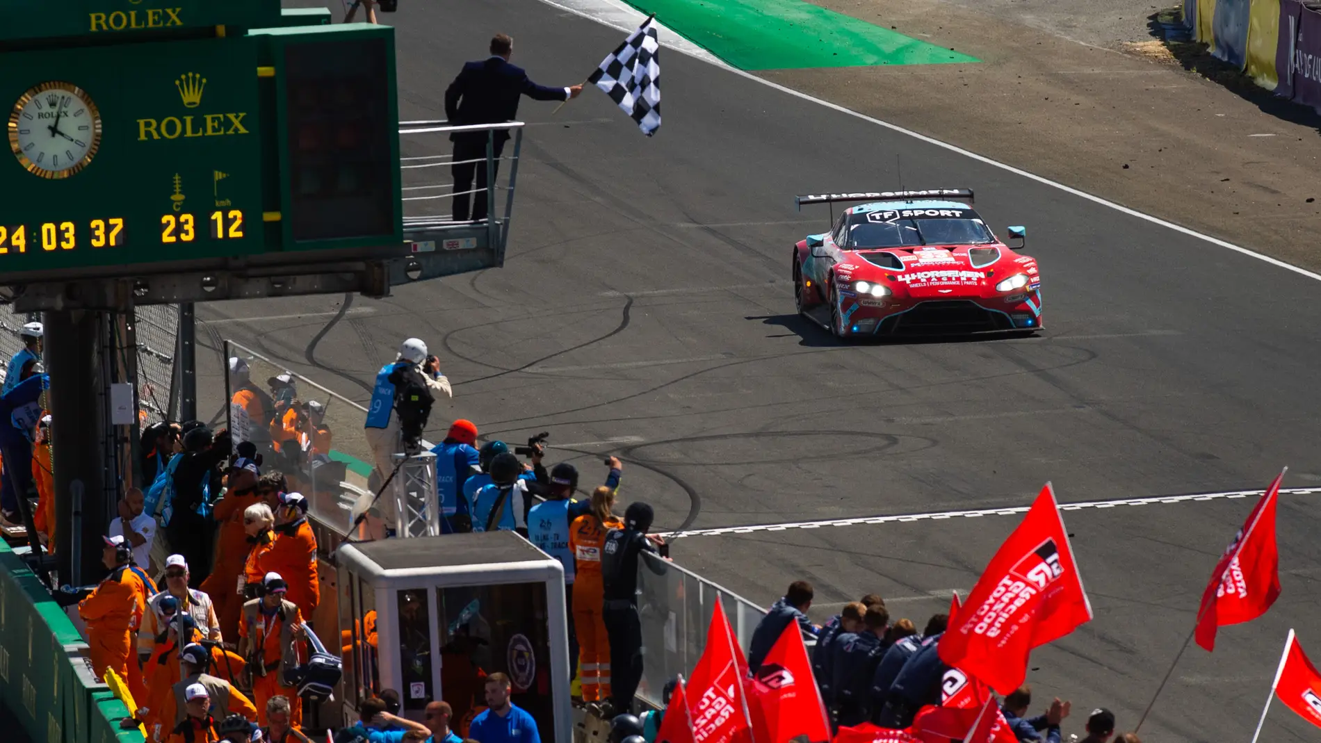 La historia de amor entre el Aston Martin Vantage y Le Mans