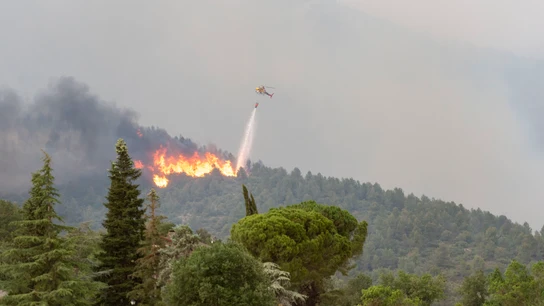 Los Bomberos de la Generalitat trabajan en la extinción de ocho incendios Los Bomberos de la Generalitat trabajan en la extinción de ocho incendios