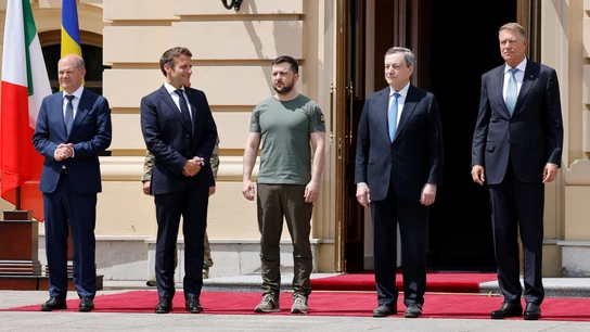 Olaf Scholz, Emmanuel Macron, Volodímir Zelenski, Mario Draghi se reúnen en Kiev. Olaf Scholz, Emmanuel Macron, Volodímir Zelenski, Mario Draghi se reúnen en Kiev.