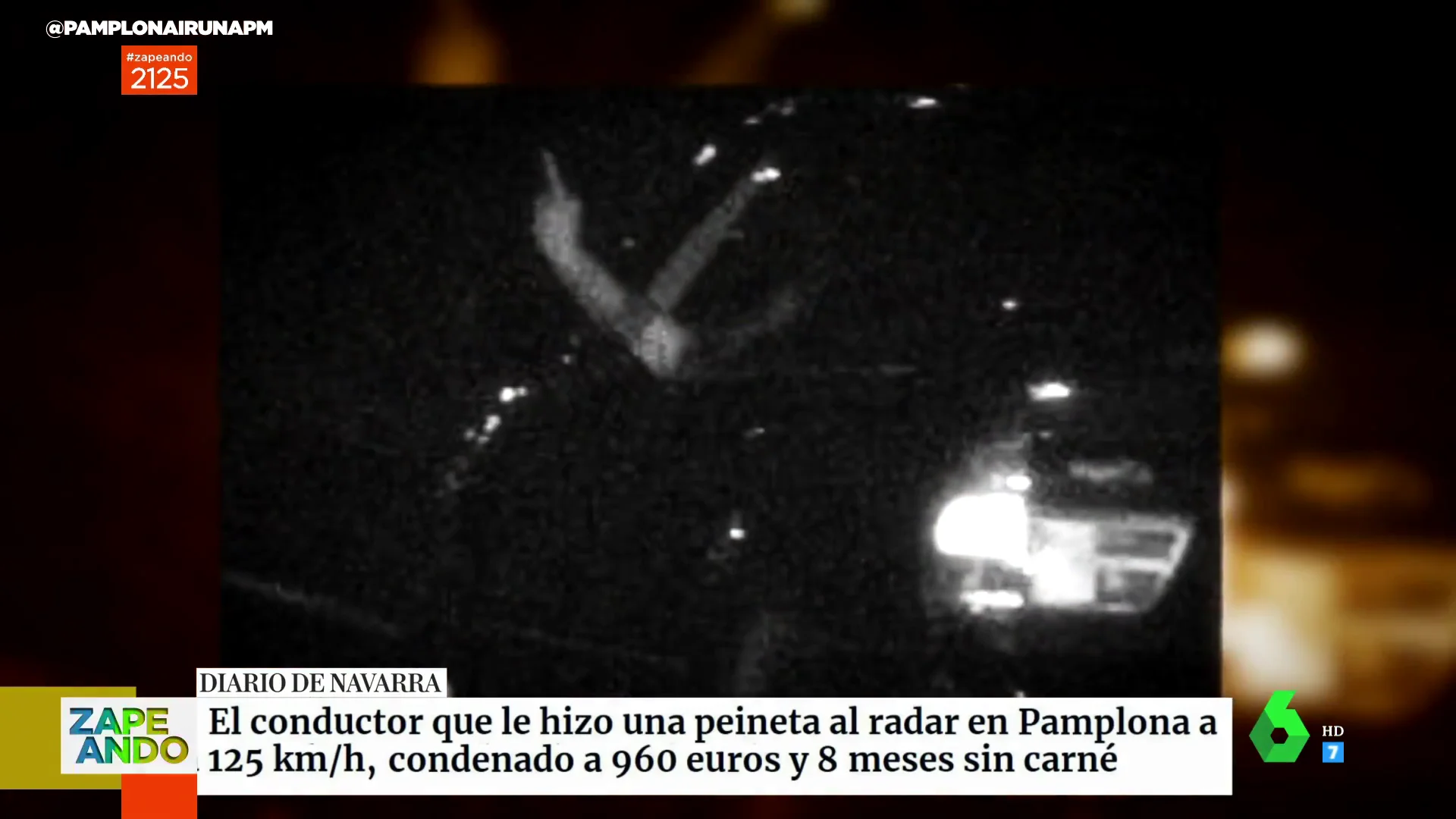 Un conductor hace una peineta al radar