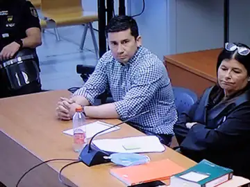 Nacho Palma en una foto tomada del monitor en el que se retransmite el juicio