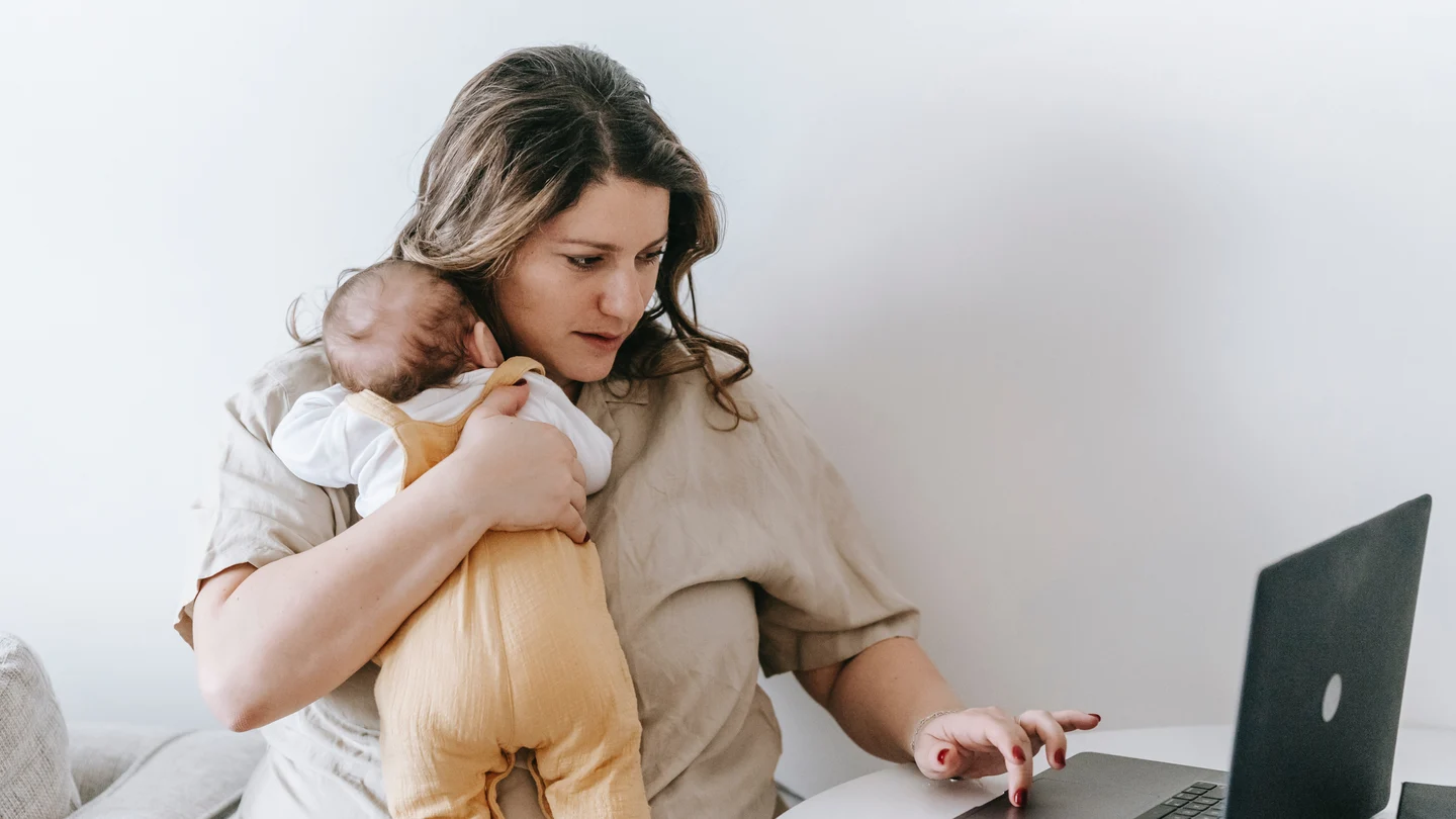 Llega el verano y aumenta el estrés por la conciliación: comprueba si sufres el burnout parental Llega el verano y aumenta el estrés por la conciliación: comprueba si sufres el burnout parental