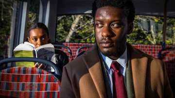 Sophie Wilde y Samuel Adewunmi son los protagonistas del nuevo thriller que llega a Netflix 'No sabéis quién soy'