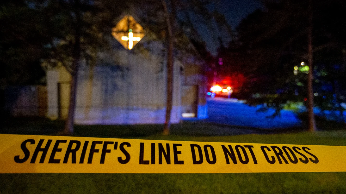 Cordón policial ante la iglesia escenario de un tiroteo en Alabama, EEUU Cordón policial ante la iglesia escenario de un tiroteo en Alabama, EEUU