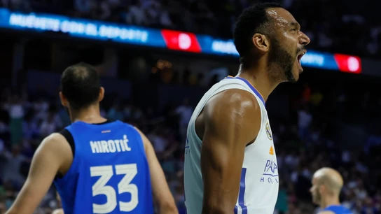 Hanga celebra ante Mirotic Hanga celebra ante Mirotic