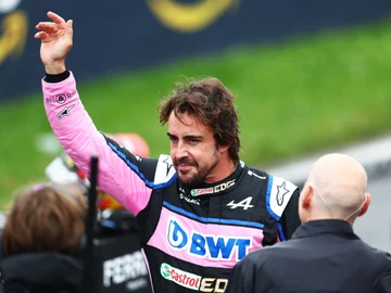 Fernando Alonso saluda al público de Canadá Fernando Alonso saluda al público de Canadá
