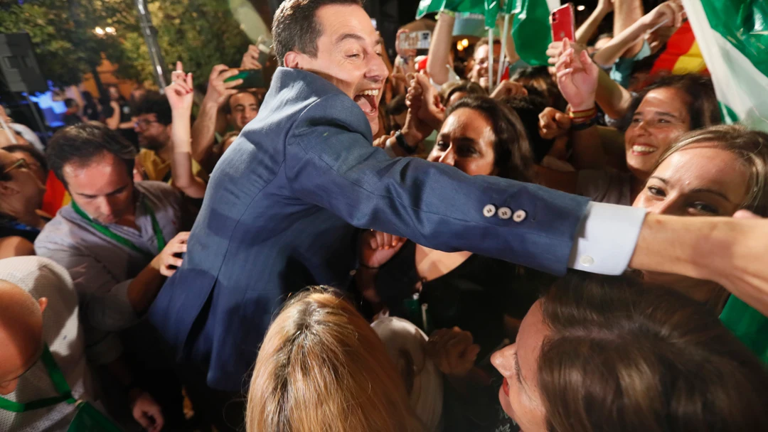 Juanma Moreno arrasa con mayoría absoluta en Andalucía conteniendo a Vox y ante la caída en desgracia de Ciudadanos