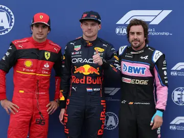 Carlos Sainz, Max Verstappen y Fernando Alonso