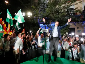 Juanma Moreno celebra su victoria en las elecciones de Andalucía