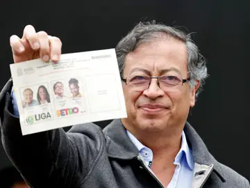El izquierdista Gustavo Petro consolida su ventaja en las elecciones presidenciales en Colombia