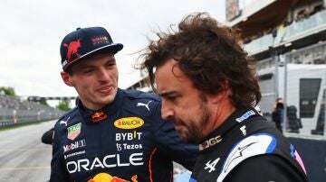 Verstappen, con Fernando Alonso