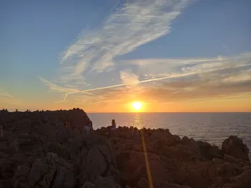 Faro de Punta Nati, uno de los mejores atardeceres de Menorca Faro de Punta Nati, uno de los mejores atardeceres de Menorca