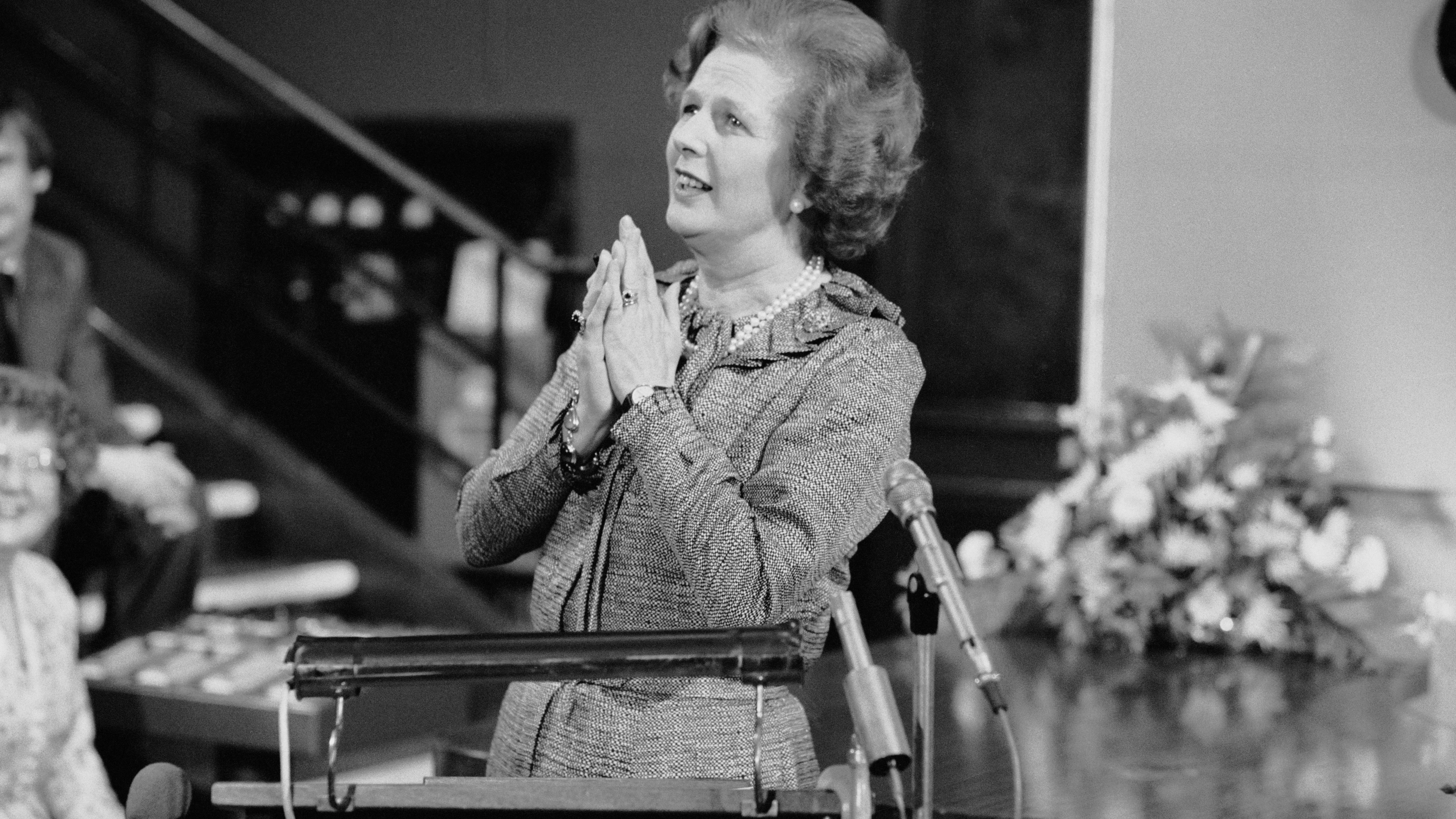 Margaret Thatcher, primera ministra de Reino Unido, durante un discurso en una escuela en 1982