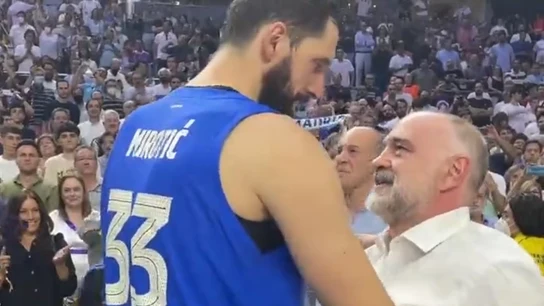 El encomiable gesto de Mirotic con Pablo Laso El encomiable gesto de Mirotic con Pablo Laso