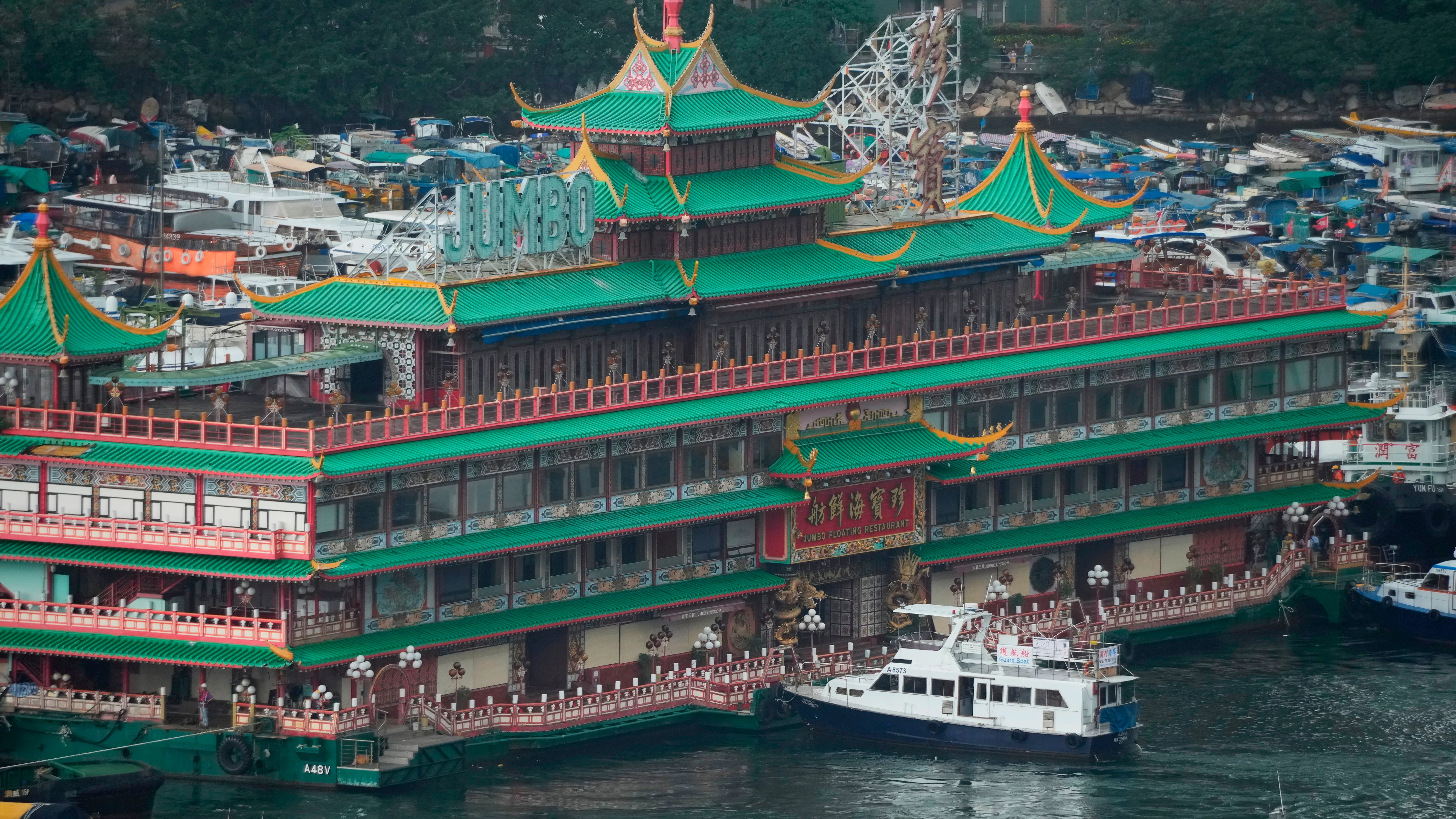 El icónico restaurante flotante Jumbo de Hong Kong