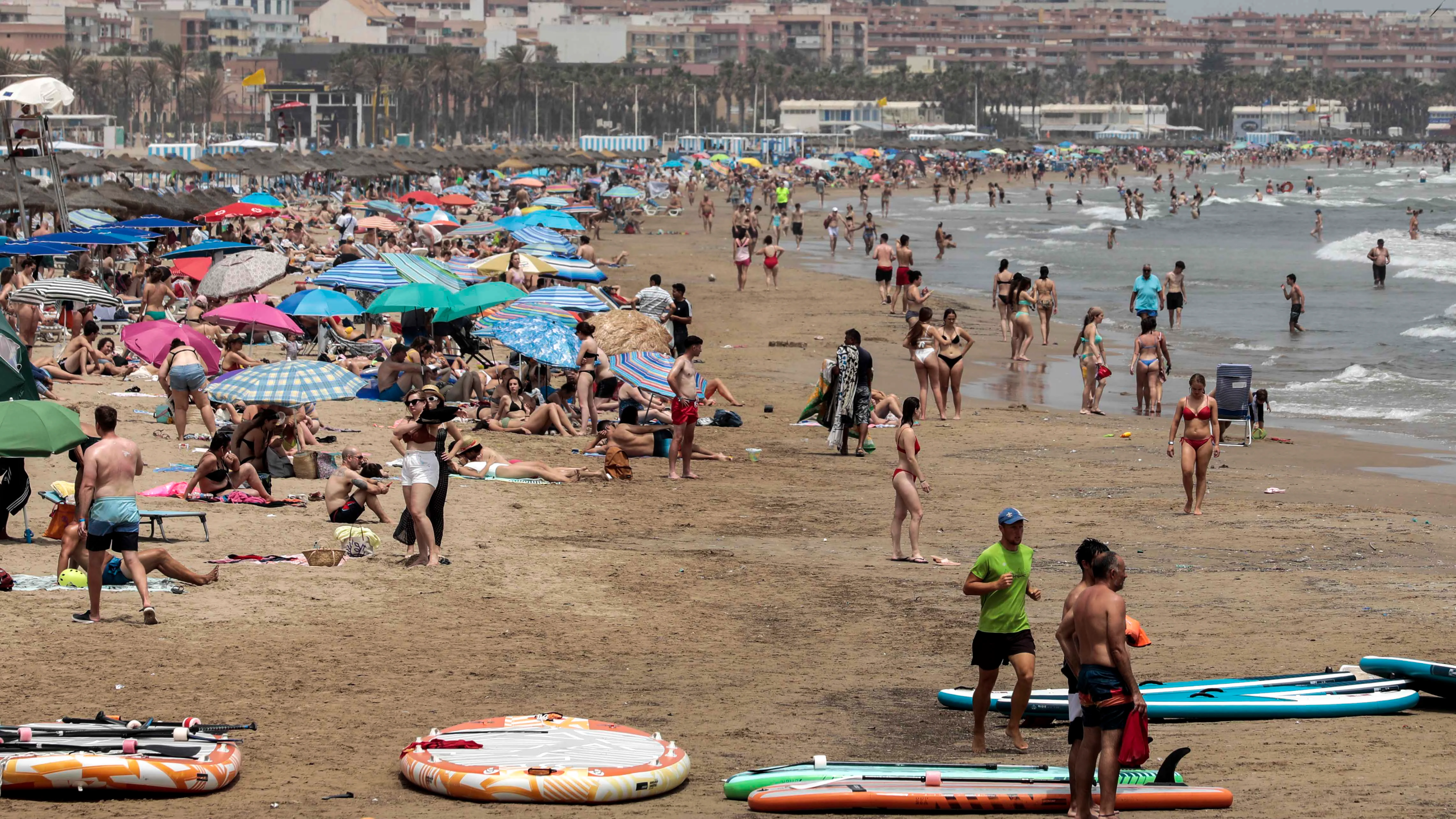 Vista general de la playa de la Malvarrosa